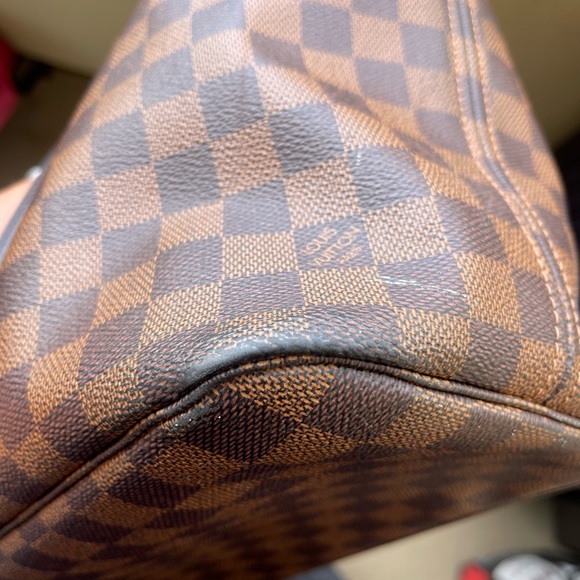 Louis Vuitton Neverfull MM | Damier Ebene exterior, Cherry interior - Picture 7 of 12